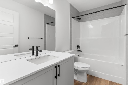 19131 20 Avenue, Edmonton, AB - Indoor Photo Showing Bathroom