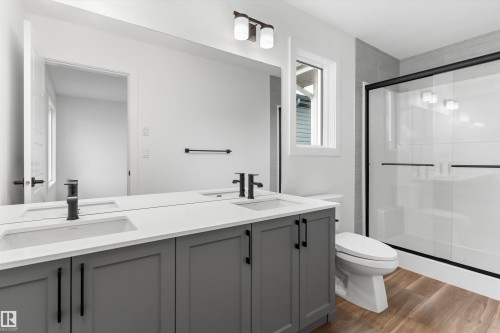 19131 20 Avenue, Edmonton, AB - Indoor Photo Showing Bathroom