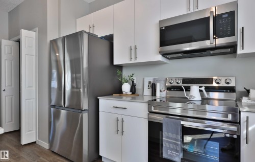 4507 Warbler Loop, Edmonton, AB - Indoor Photo Showing Kitchen