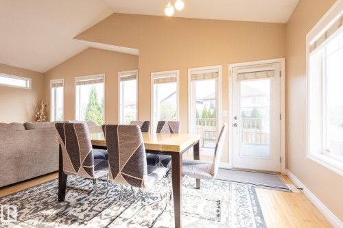 8390 Shaske Crescent, Edmonton, AB - Indoor Photo Showing Dining Room