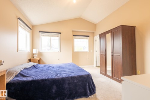 8390 Shaske Crescent, Edmonton, AB - Indoor Photo Showing Bedroom