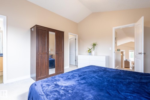 8390 Shaske Crescent, Edmonton, AB - Indoor Photo Showing Bedroom