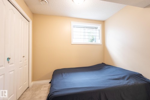 8390 Shaske Crescent, Edmonton, AB - Indoor Photo Showing Bedroom