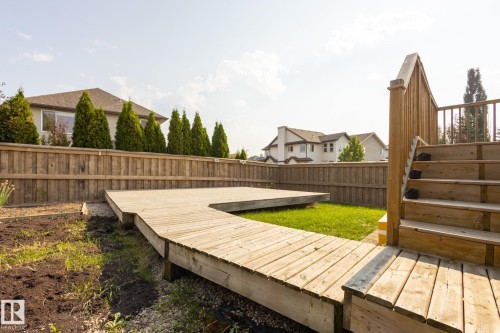 8390 Shaske Crescent, Edmonton, AB - Outdoor