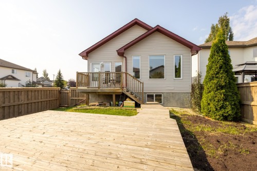 8390 Shaske Crescent, Edmonton, AB - Outdoor