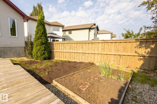8390 Shaske Crescent, Edmonton, AB - Outdoor