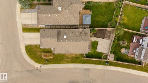 8390 Shaske Crescent, Edmonton, AB - Outdoor