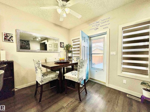 14 Hickory Road, Fort Saskatchewan, AB - Indoor Photo Showing Dining Room