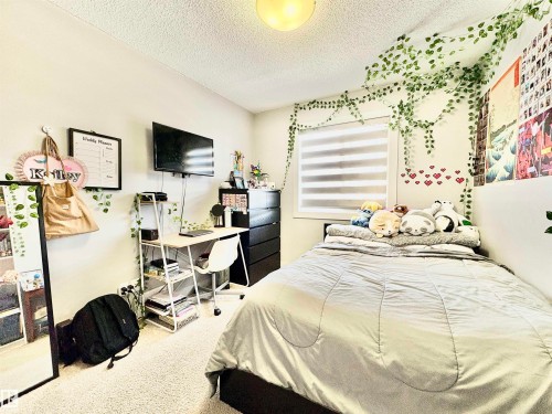 14 Hickory Road, Fort Saskatchewan, AB - Indoor Photo Showing Bedroom