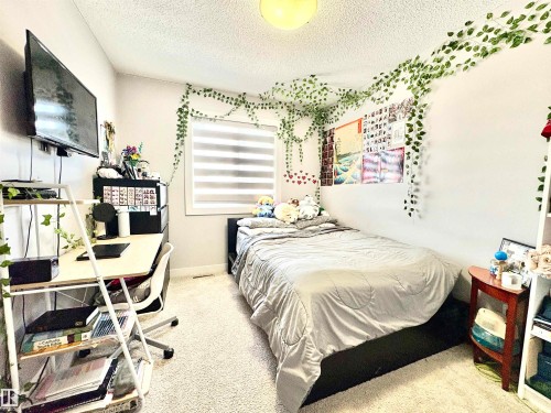 14 Hickory Road, Fort Saskatchewan, AB - Indoor Photo Showing Bedroom