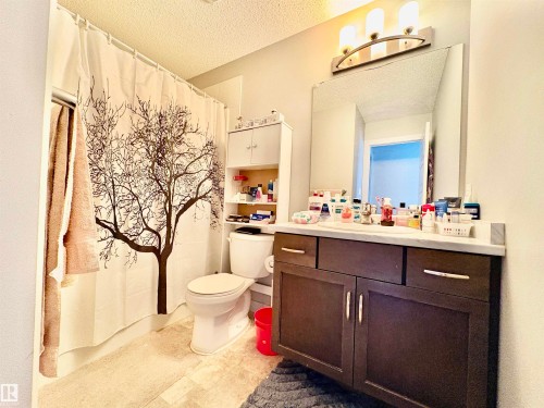 14 Hickory Road, Fort Saskatchewan, AB - Indoor Photo Showing Bathroom