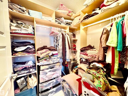 14 Hickory Road, Fort Saskatchewan, AB - Indoor With Storage