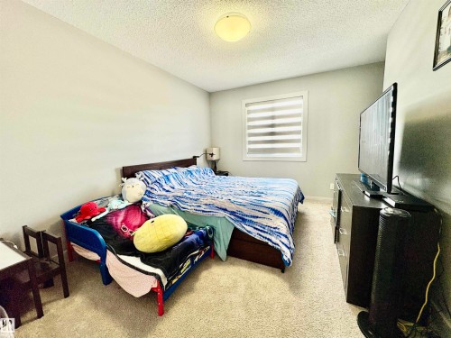 14 Hickory Road, Fort Saskatchewan, AB - Indoor Photo Showing Bedroom