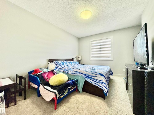 14 Hickory Road, Fort Saskatchewan, AB - Indoor Photo Showing Bedroom