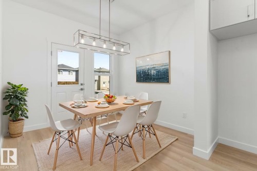 1060 14 Avenue, Edmonton, AB - Indoor Photo Showing Dining Room