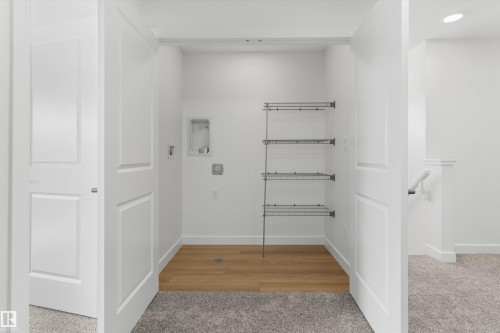 1060 14 Avenue, Edmonton, AB - Indoor Photo Showing Other Room