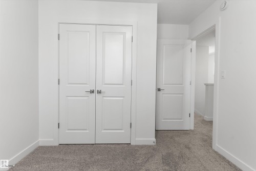 1060 14 Avenue, Edmonton, AB - Indoor Photo Showing Other Room