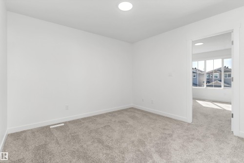 1060 14 Avenue, Edmonton, AB - Indoor Photo Showing Other Room