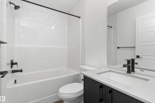 6261 175A Avenue, Edmonton, AB - Indoor Photo Showing Bathroom