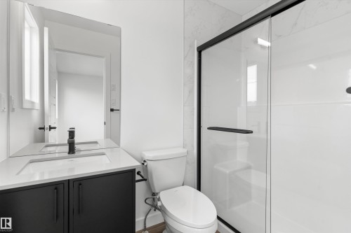 6261 175A Avenue, Edmonton, AB - Indoor Photo Showing Bathroom
