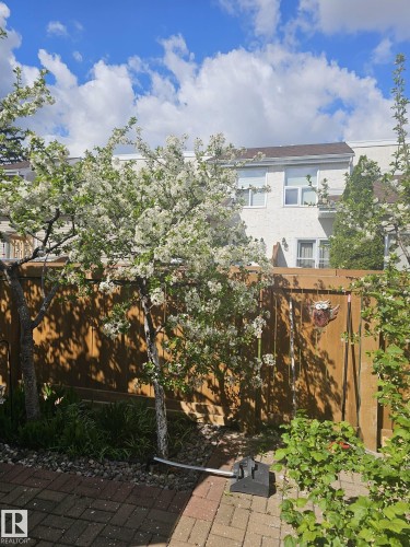 230 Chateau Place, Edmonton, AB - Outdoor