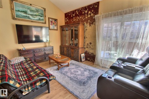 230 Chateau Place, Edmonton, AB - Indoor Photo Showing Living Room