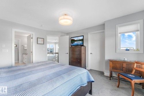 173 Hays Ridge Boulevard, Edmonton, AB - Indoor Photo Showing Bedroom