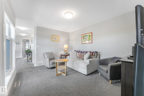 173 Hays Ridge Boulevard, Edmonton, AB - Indoor Photo Showing Other Room