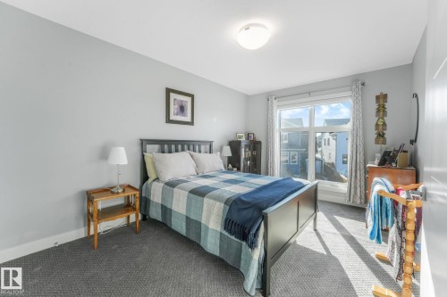 173 Hays Ridge Boulevard, Edmonton, AB - Indoor Photo Showing Bedroom