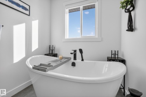 Full bath with a soaking tub - 9727 205 Street, Edmonton, AB - Indoor Photo Showing Bathroom