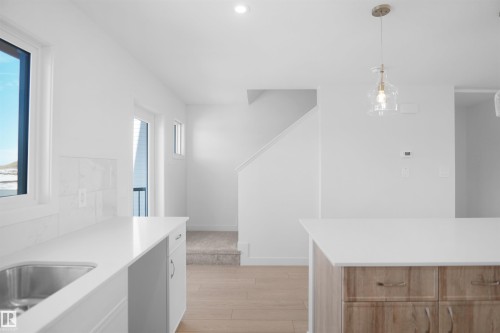 107 Nerine Crescent, St. Albert, AB - Indoor Photo Showing Kitchen