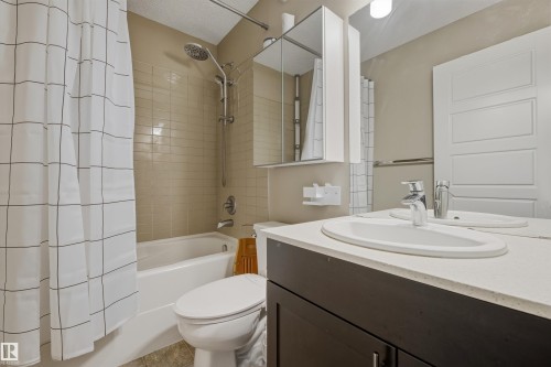 1253 163 Street, Edmonton, AB - Indoor Photo Showing Bathroom