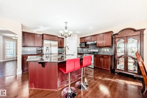 3711 163 Avenue, Edmonton, AB - Indoor Photo Showing Kitchen
