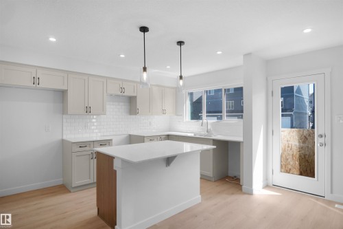 19457 22 Avenue, Edmonton, AB - Indoor Photo Showing Kitchen With Upgraded Kitchen