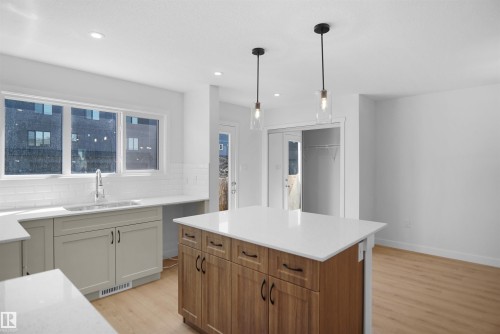 19457 22 Avenue, Edmonton, AB - Indoor Photo Showing Kitchen