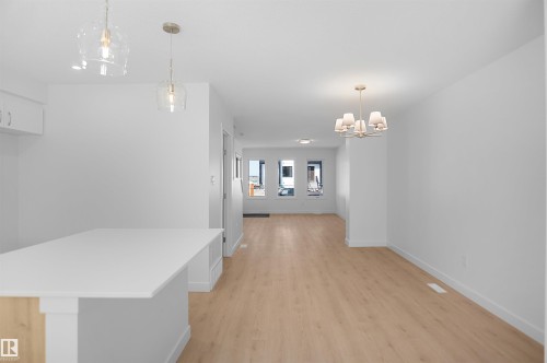 19451 22 Avenue, Edmonton, AB - Indoor Photo Showing Other Room