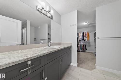 2408 Kelly Circle, Edmonton, AB - Indoor Photo Showing Bathroom