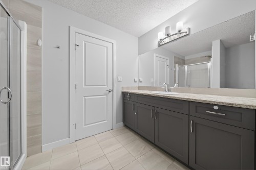 2408 Kelly Circle, Edmonton, AB - Indoor Photo Showing Bathroom