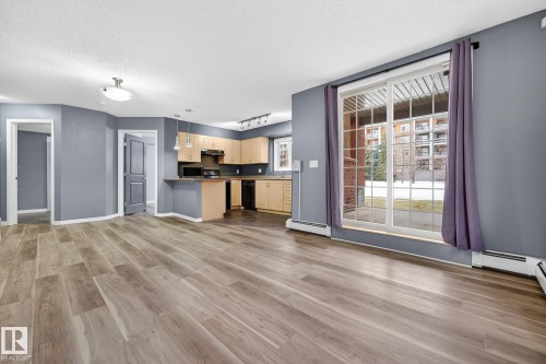 102 11445 Ellerslie Road Sw, Edmonton, AB - Indoor Photo Showing Kitchen