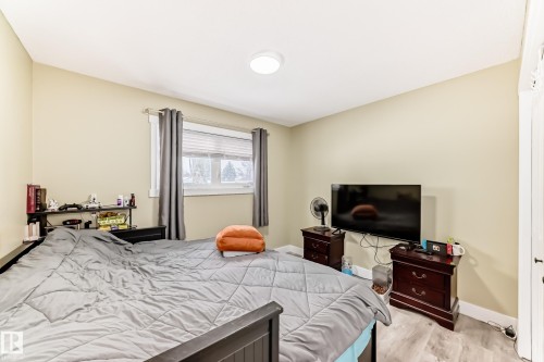 42 Alexander Drive, Leduc, AB - Indoor Photo Showing Bedroom