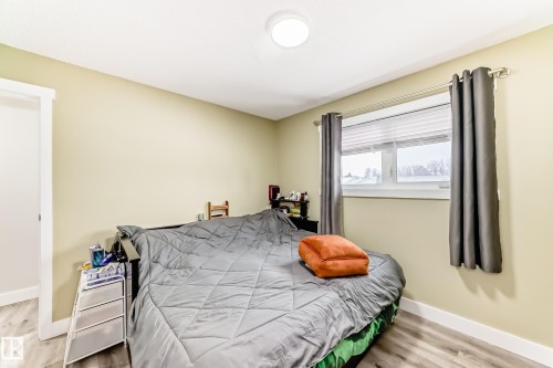 42 Alexander Drive, Leduc, AB - Indoor Photo Showing Bedroom