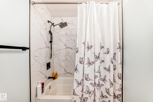 42 Alexander Drive, Leduc, AB - Indoor Photo Showing Bathroom