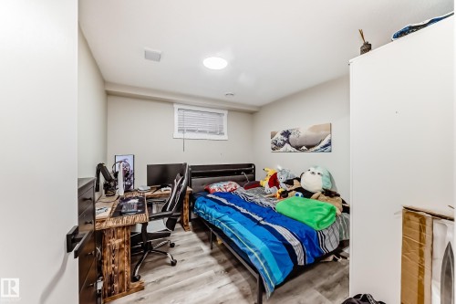 42 Alexander Drive, Leduc, AB - Indoor Photo Showing Bedroom