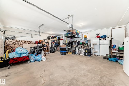 42 Alexander Drive, Leduc, AB - Indoor Photo Showing Garage