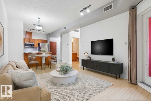 213 10333 112 Street  Edmonton, AB T5K 0B4