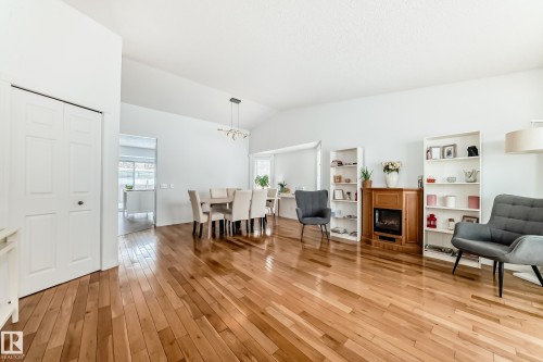 5 Dillon Place, St. Albert, AB - Indoor