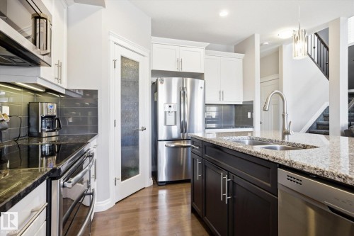 22314 82 Avenue, Edmonton, AB - Indoor Photo Showing Kitchen With Stainless Steel Kitchen With Double Sink With Upgraded Kitchen