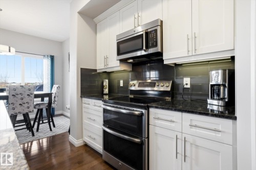 22314 82 Avenue, Edmonton, AB - Indoor Photo Showing Kitchen