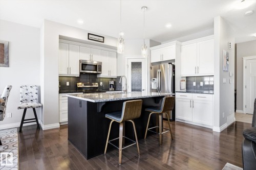 22314 82 Avenue, Edmonton, AB - Indoor Photo Showing Kitchen With Stainless Steel Kitchen With Upgraded Kitchen