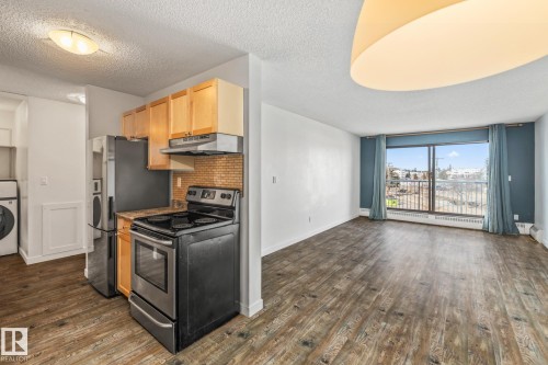 403 57 Brown Street, Stony Plain, AB - Indoor Photo Showing Kitchen